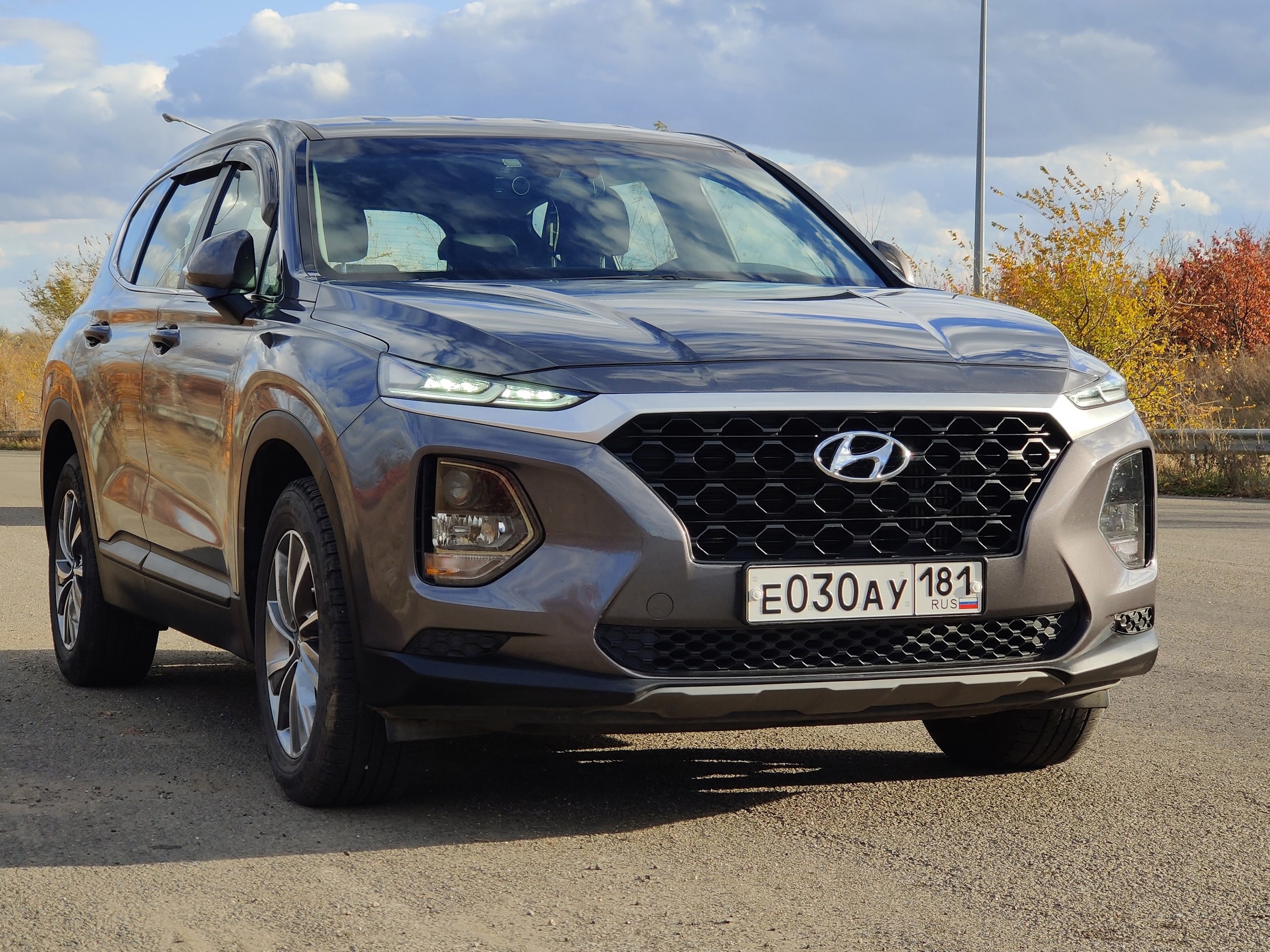 Санта фе 4 поколение отзывы. Hyundai Santa Fe 2021. Хендай Санта Фе 2019 серый. Санта Фе 2021 темно синий. Хендай Санта Фе 2019 темно зеленый.