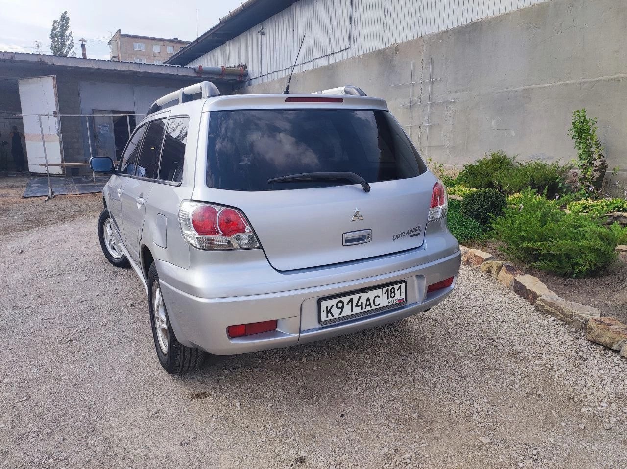 Mitsubishi Outlander 2003 МКПП 2.0 4WD 350.000км. Газ