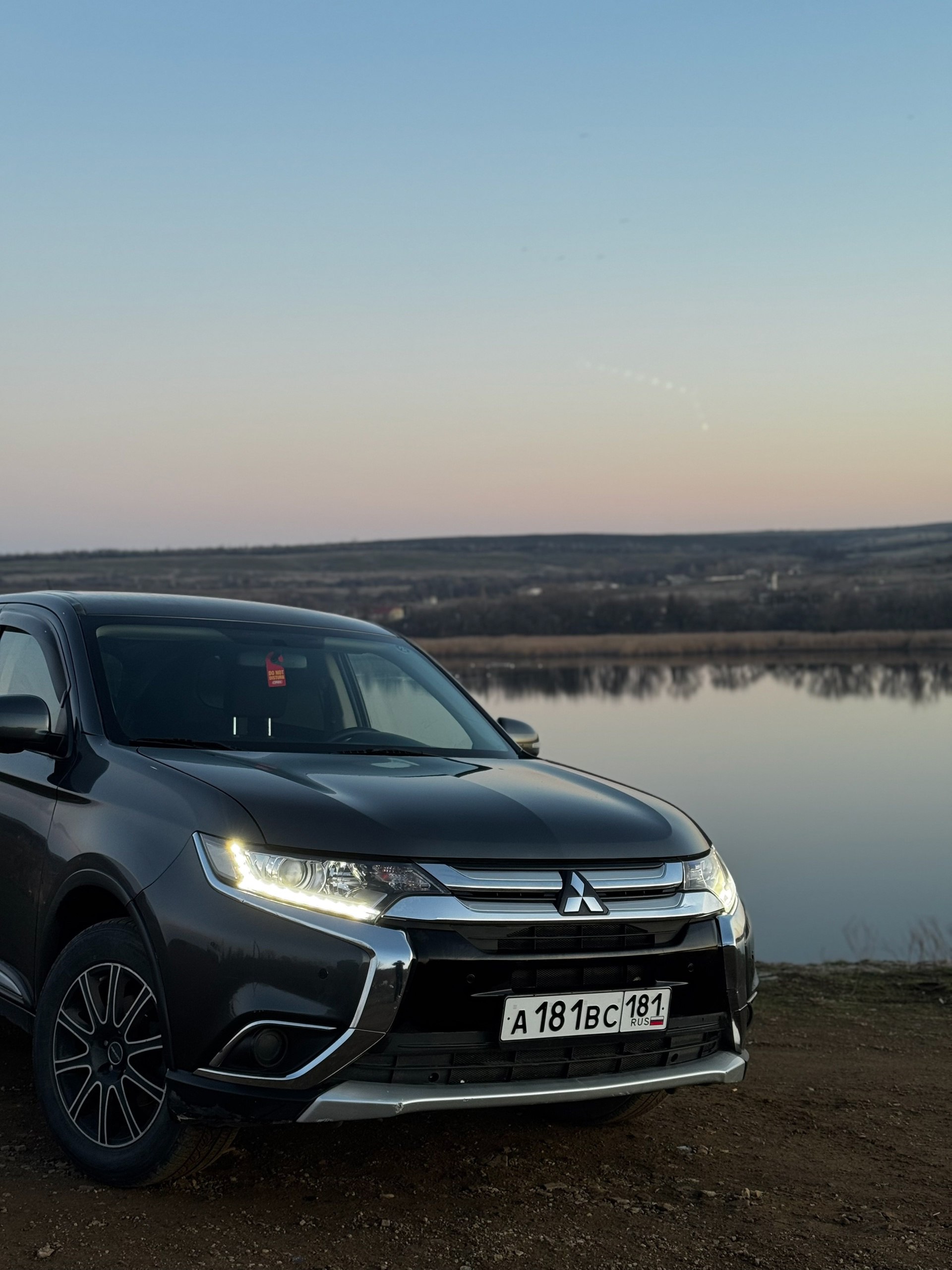 Mitsubishi Outlander 2015 года выпуска. В отличном внешне