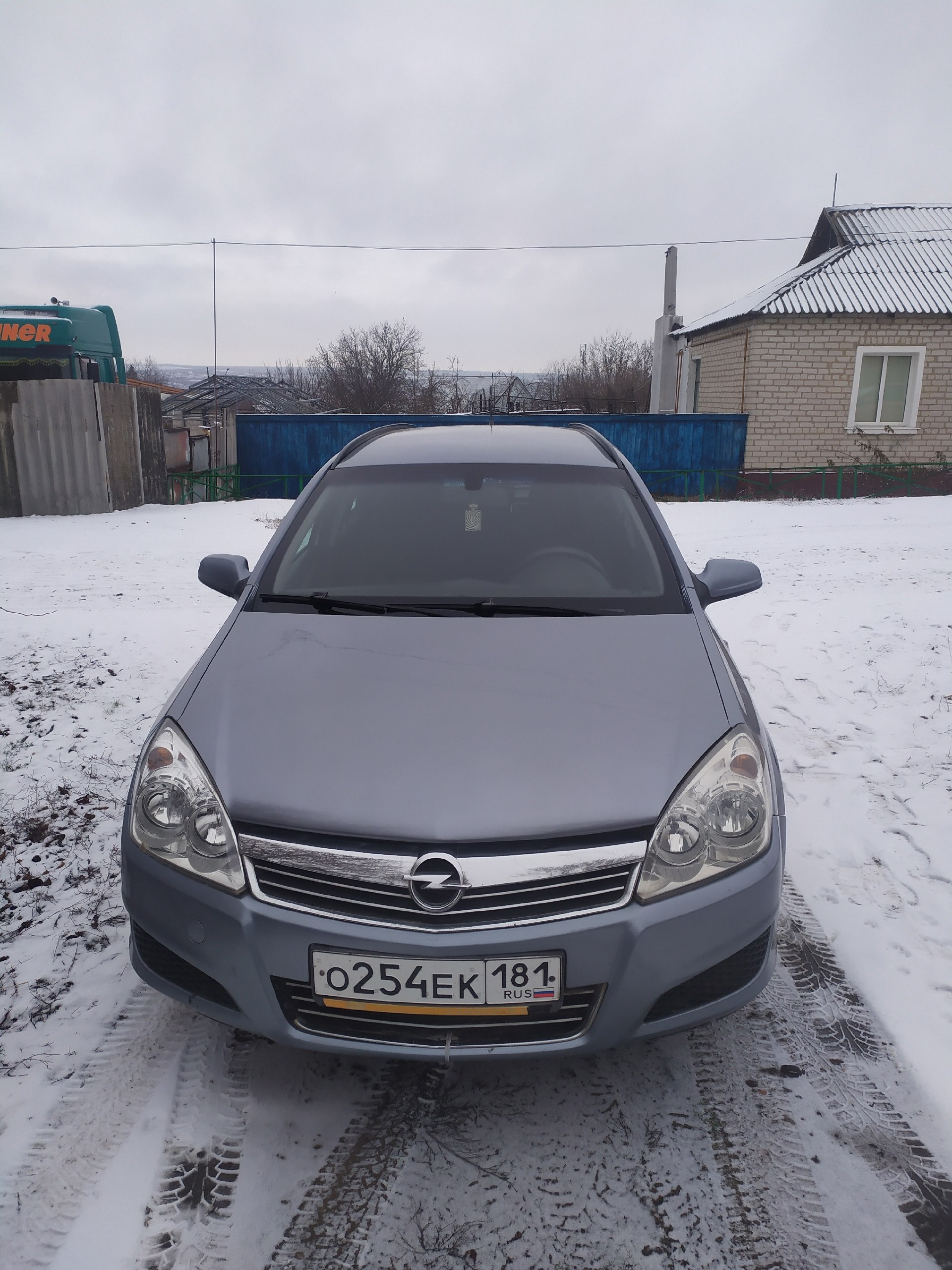 Продается Opel Astra H универсал Мотор: 1.6 Год: