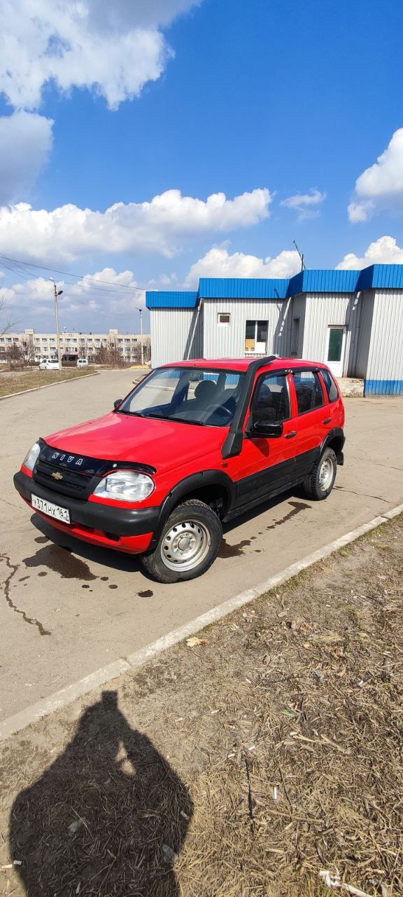 Chevrolet Niva 2006 г.в хорошем состоянии, задние арки